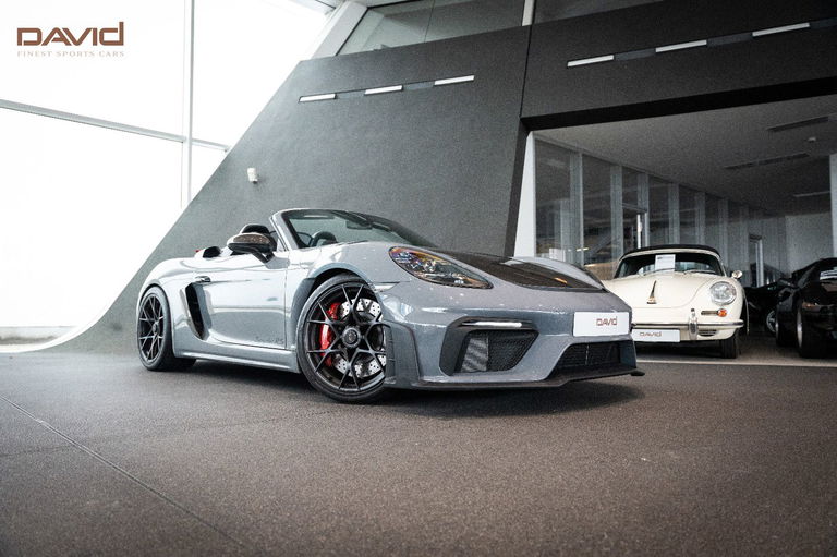Porsche 718 Spyder RS