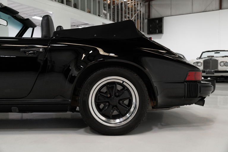 Porsche 911 Carrera 3.2 (US)