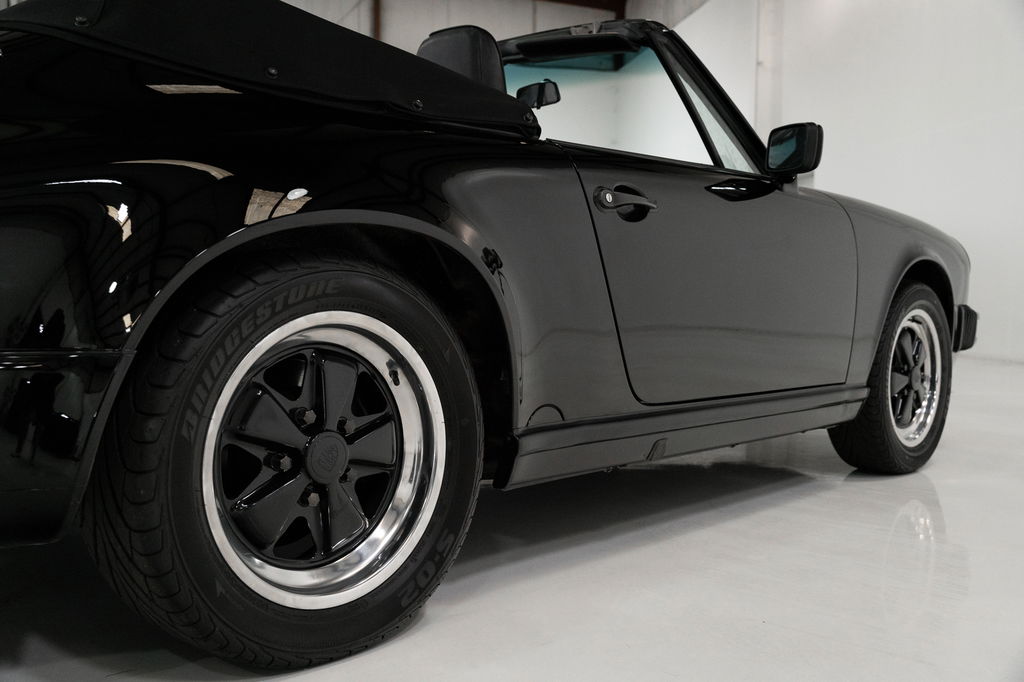 Porsche 911 Carrera 3.2 (US)