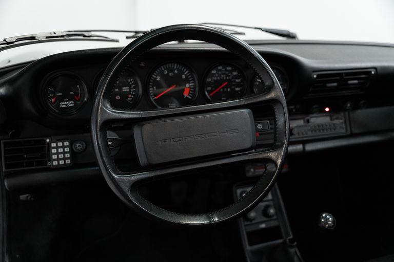 Porsche 911 Carrera 3.2 (US)