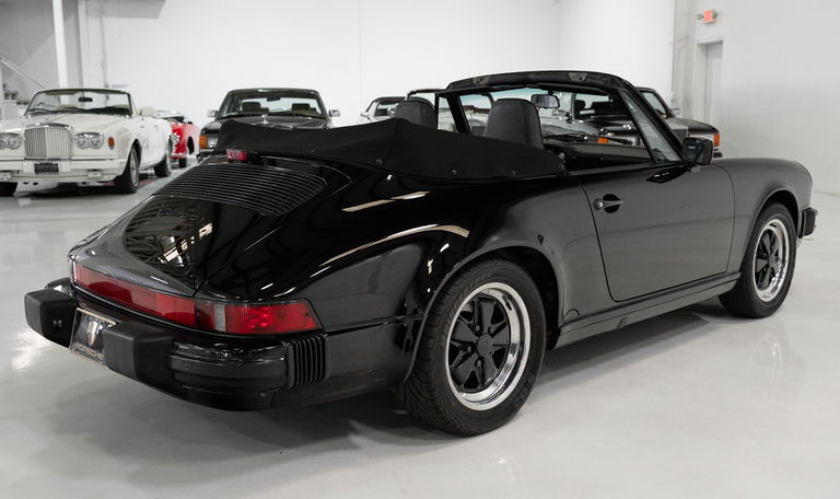 Porsche 911 Carrera 3.2 (US)