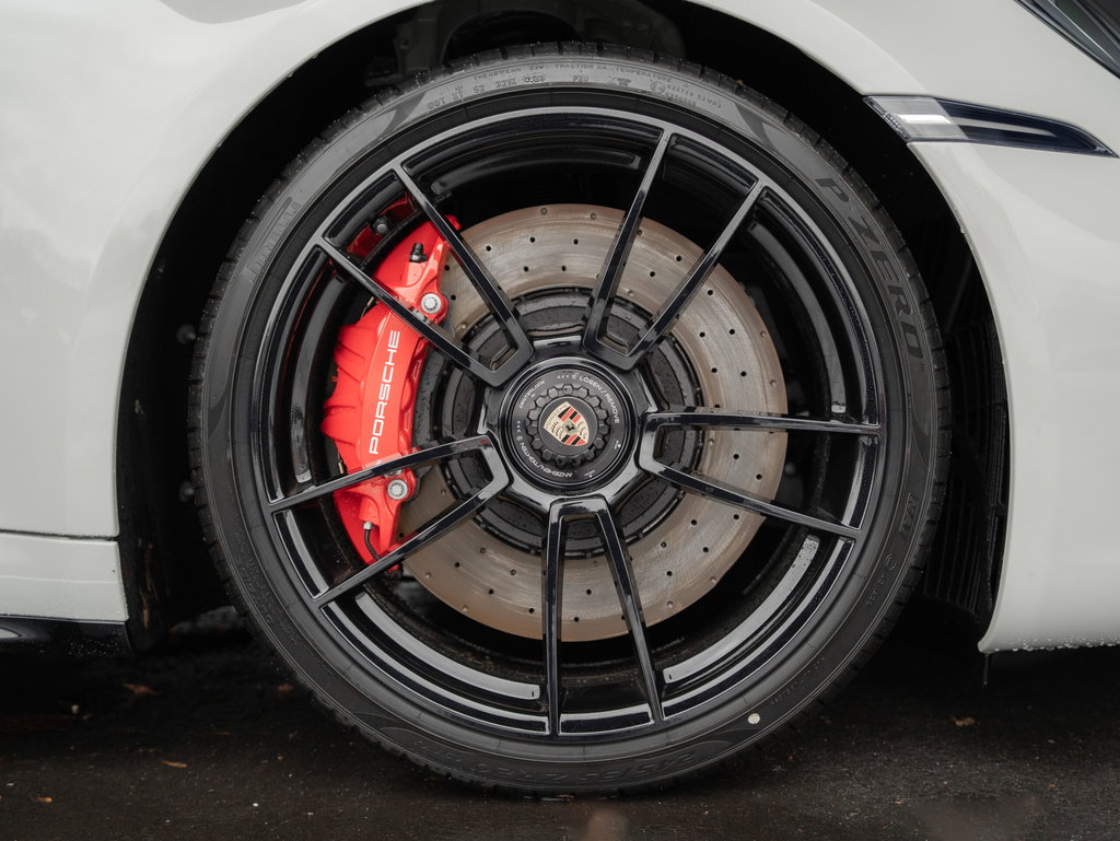 Porsche 992 Carrera GTS