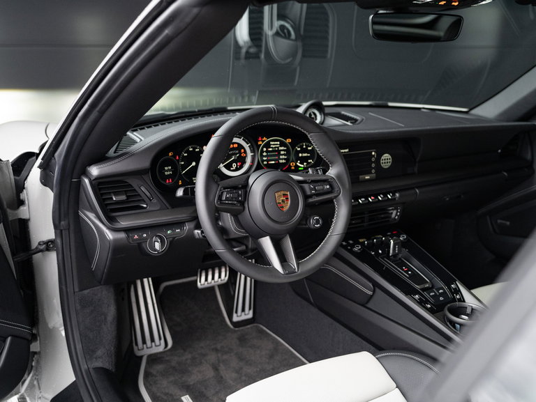 Porsche 992 Carrera GTS