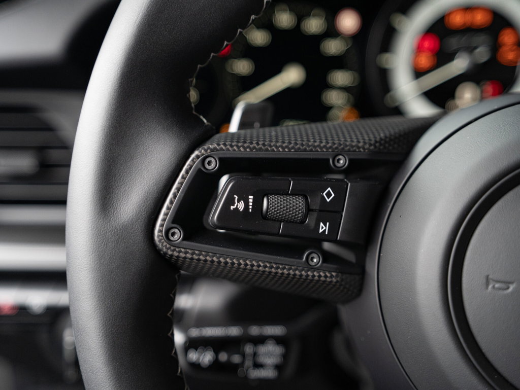 Porsche 992 Carrera GTS