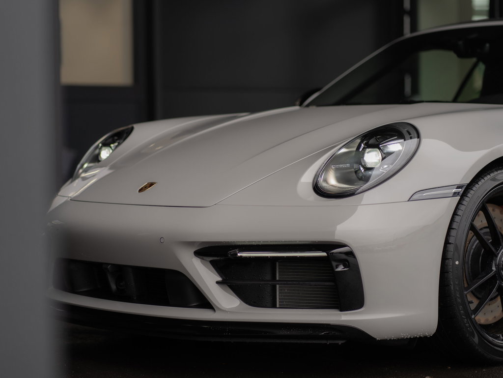 Porsche 992 Carrera GTS
