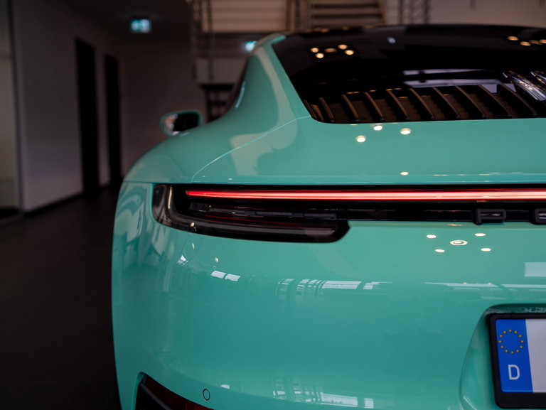 Porsche 992 Carrera 4 GTS