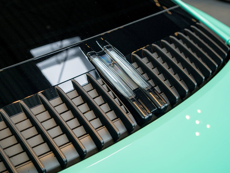 Porsche 992 Carrera 4 GTS