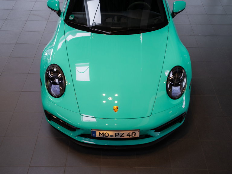 Porsche 992 Carrera 4 GTS