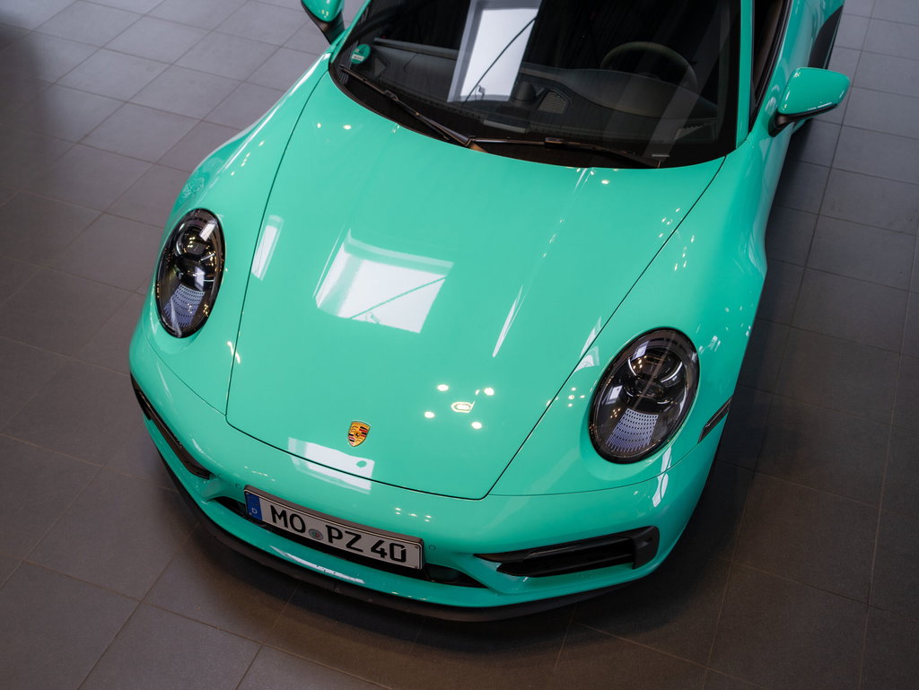 Porsche 992 Carrera 4 GTS