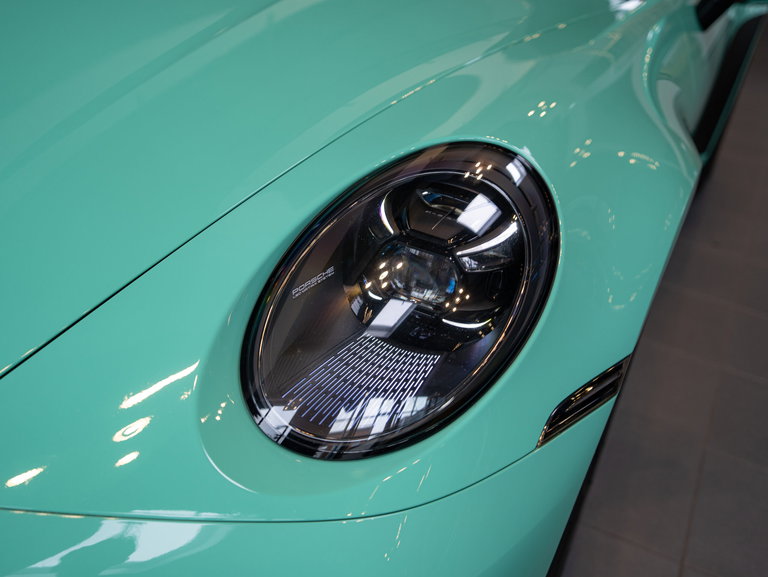 Porsche 992 Carrera 4 GTS