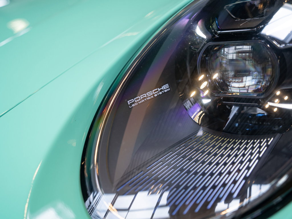 Porsche 992 Carrera 4 GTS