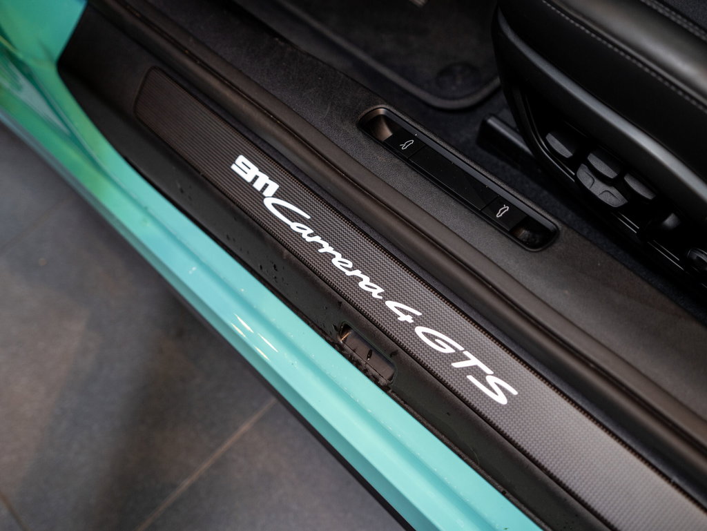 Porsche 992 Carrera 4 GTS