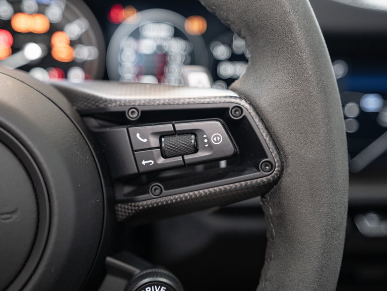 Porsche 992 Carrera 4 GTS