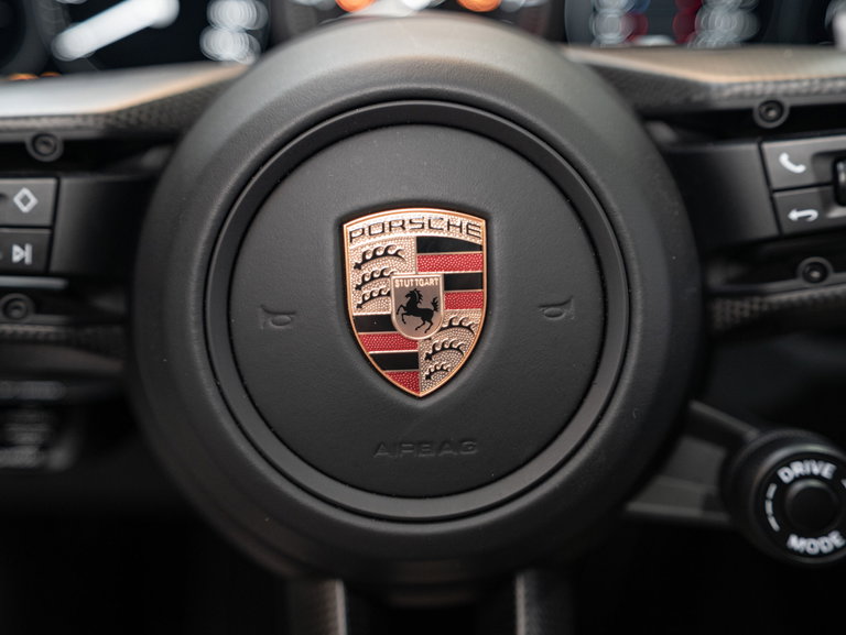 Porsche 992 Carrera 4 GTS