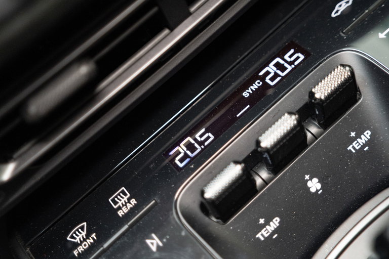 Porsche 992 Carrera 4 GTS