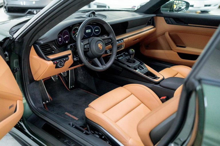 Porsche 992 GT3 Touring