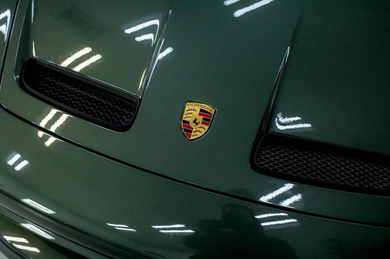 Porsche 992 GT3 Touring