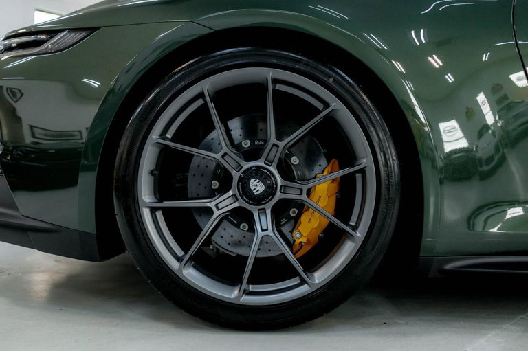 Porsche 992 GT3 Touring