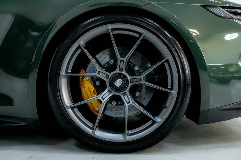Porsche 992 GT3 Touring