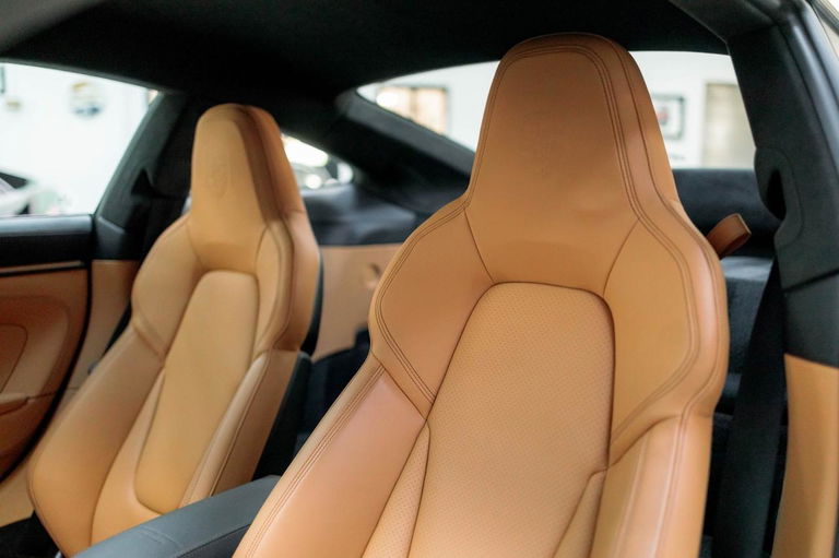 Porsche 992 GT3 Touring