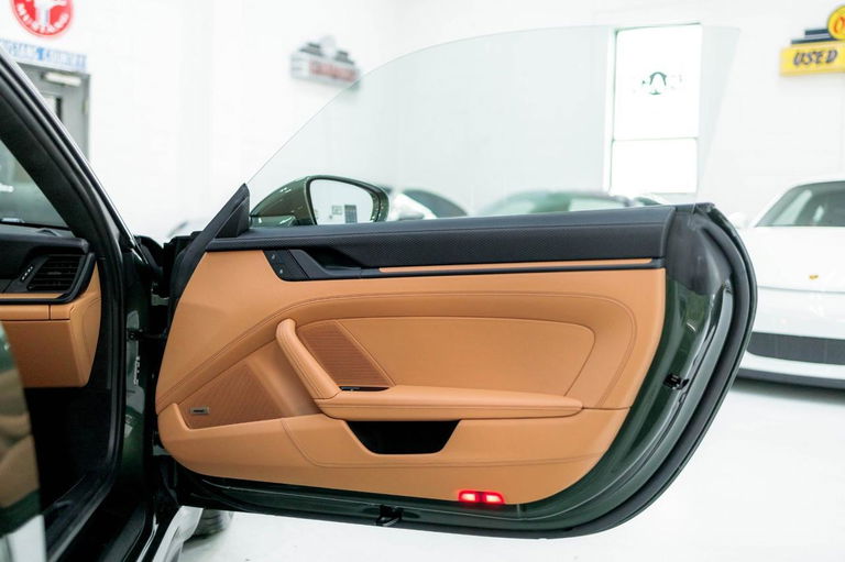 Porsche 992 GT3 Touring