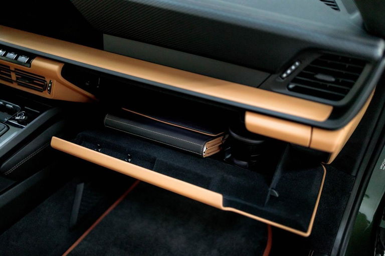 Porsche 992 GT3 Touring