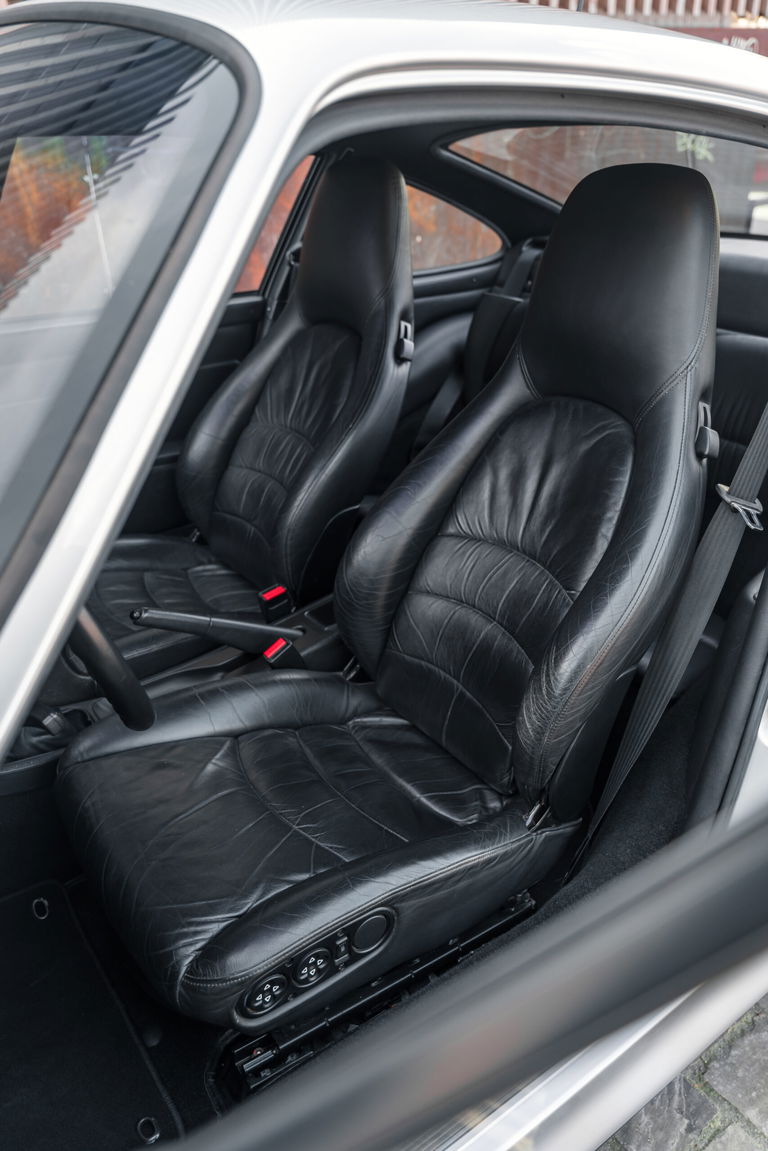 Porsche 993 Carrera 4S