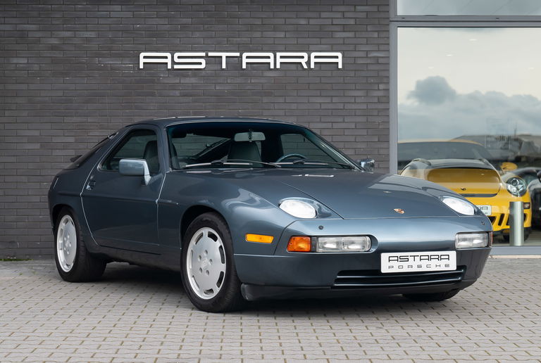 Porsche 928 S4