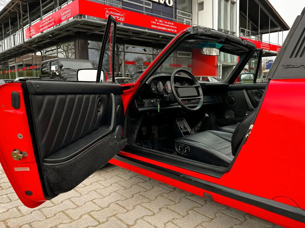 Porsche 911 Carrera 3.2 (US)