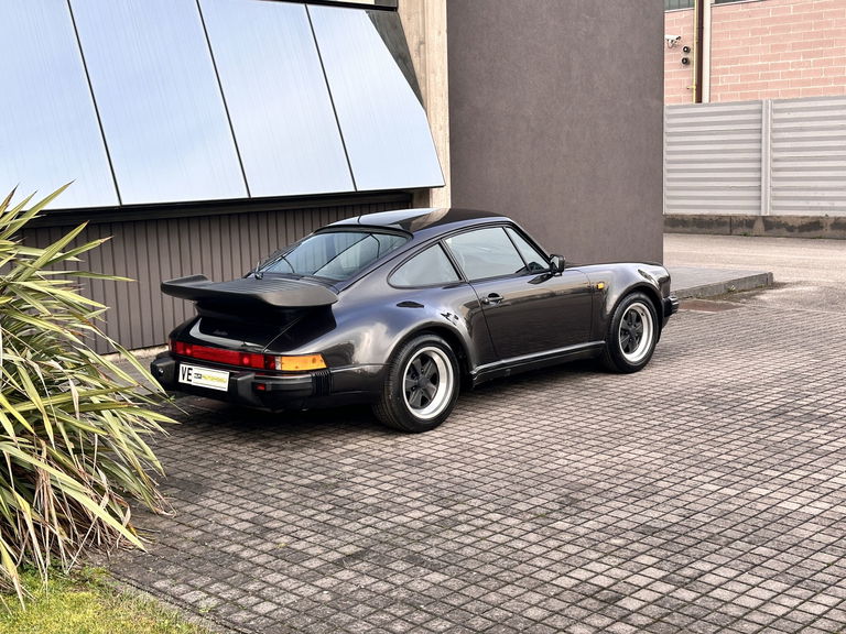 Porsche 911 Turbo 3.3