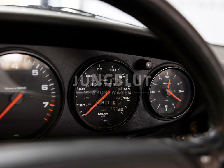 Porsche 964 Carrera 4