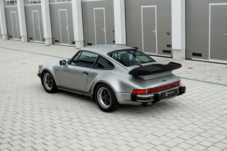 Porsche 911 Turbo 3.3
