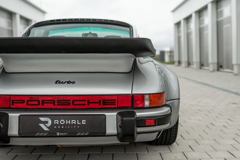 Porsche 911 Turbo 3.3