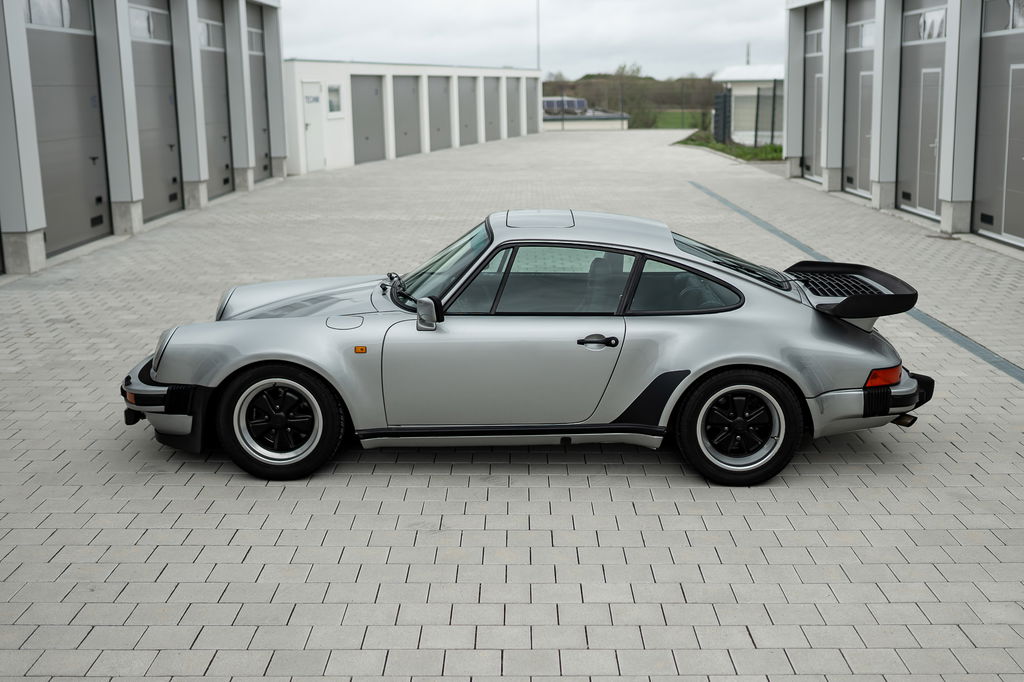 Porsche 911 Turbo 3.3
