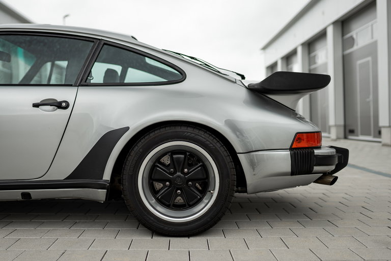 Porsche 911 Turbo 3.3