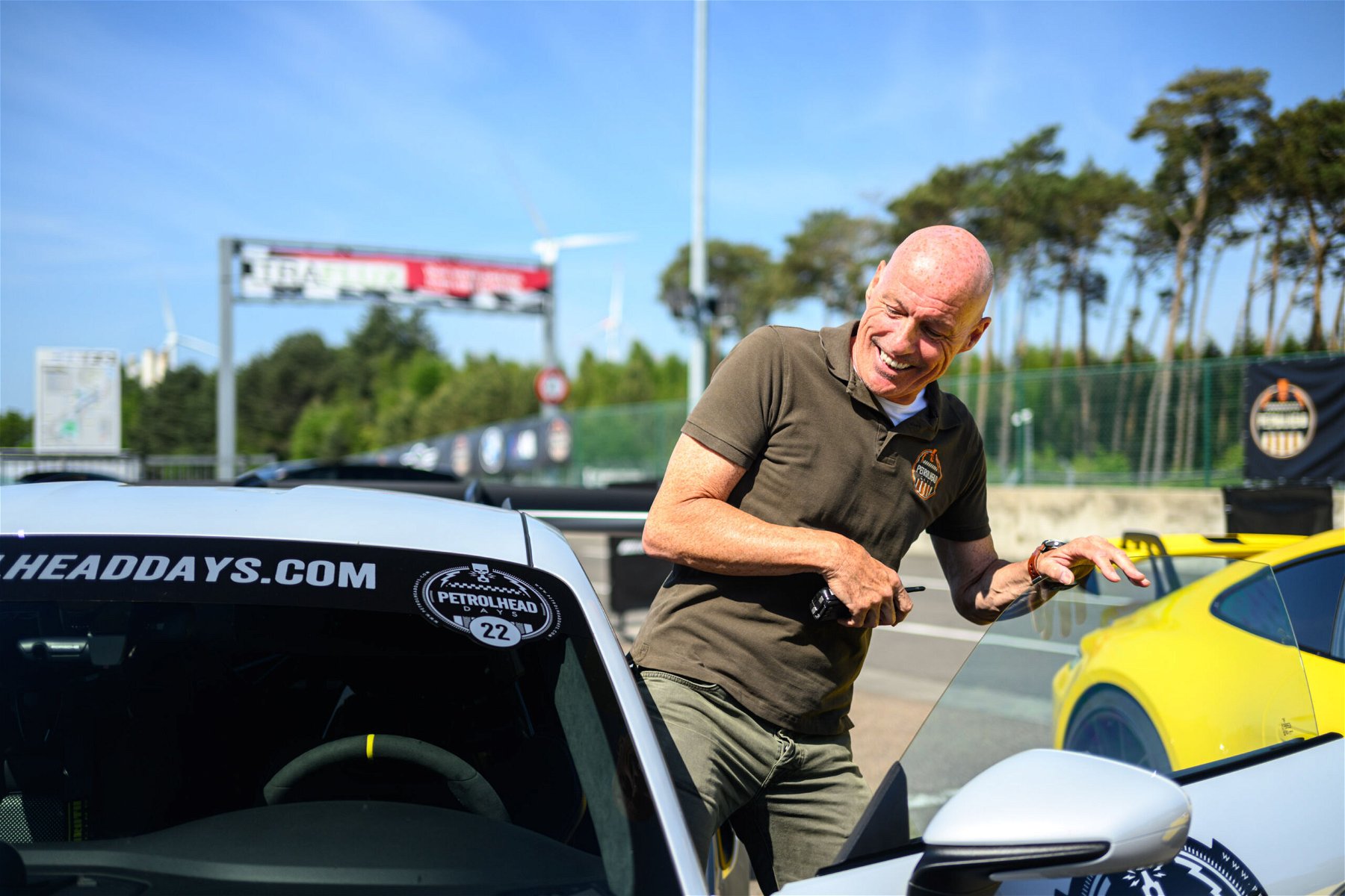 Hans van de Ven 911 Dakar owners Club President