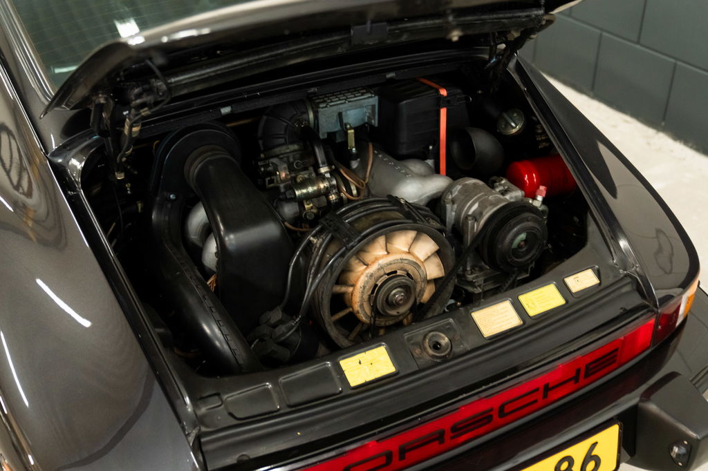 Porsche 911 Carrera 3.2