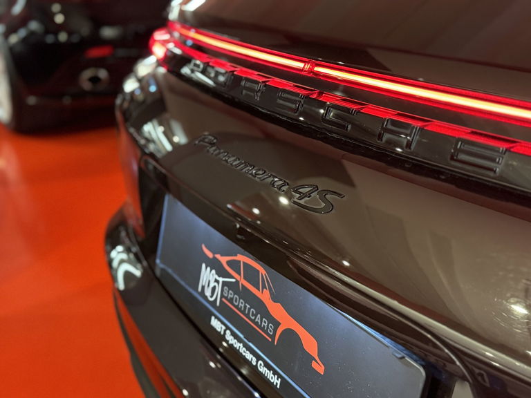 Porsche Panamera 4S