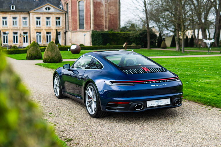 Porsche 992 Carrera 4S