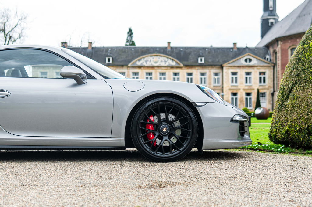 Porsche 991 Carrera GTS