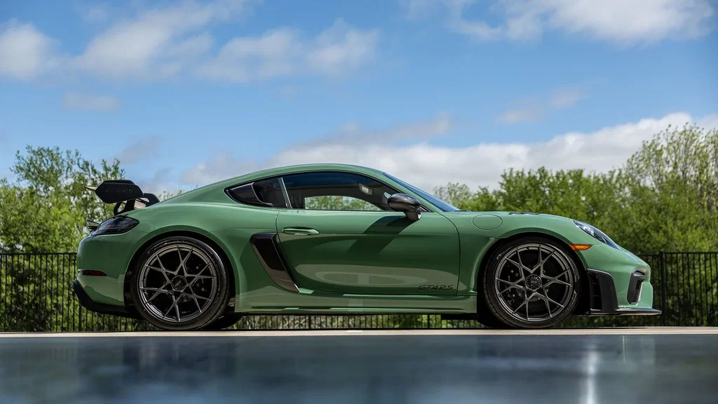 Porsche 718 Cayman GT4 RS