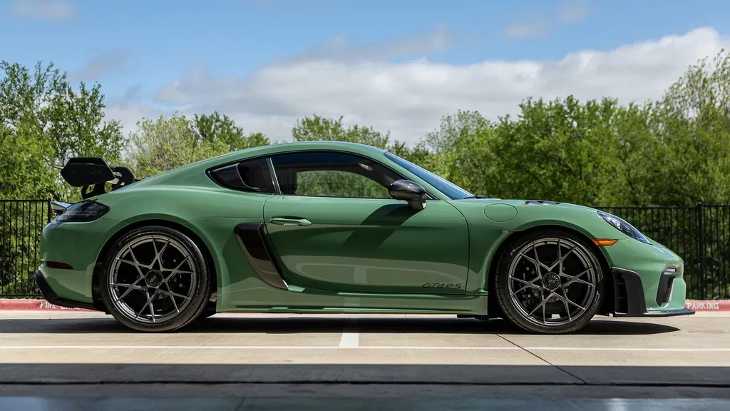Porsche 718 Cayman GT4 RS