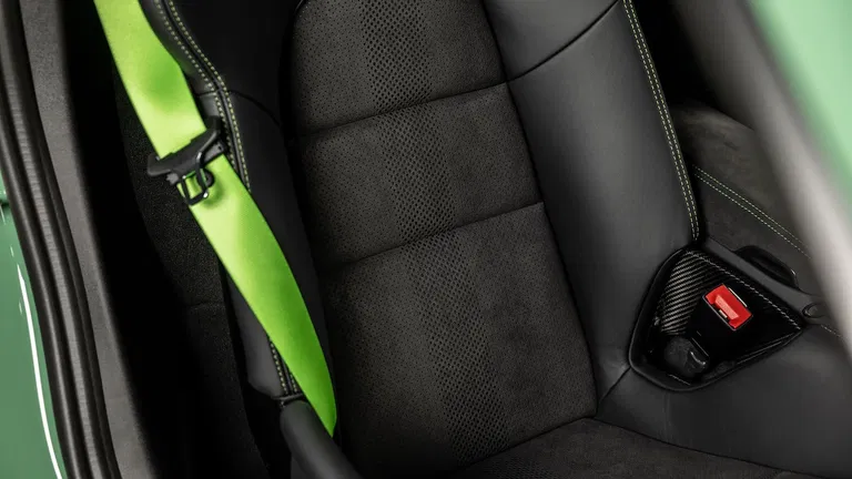 Porsche 718 Cayman GT4 RS