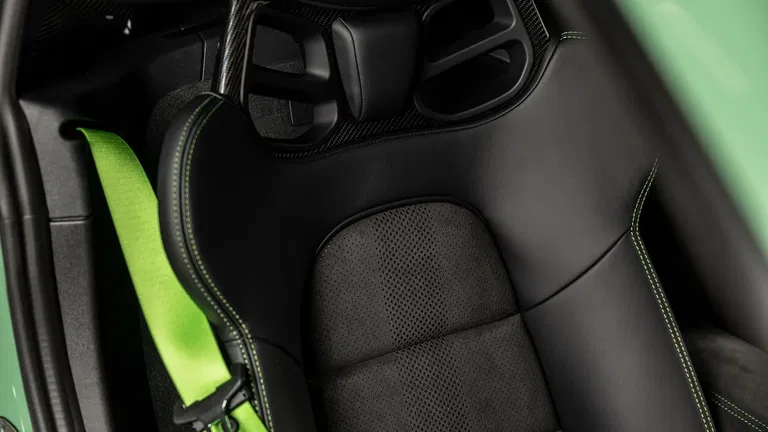 Porsche 718 Cayman GT4 RS