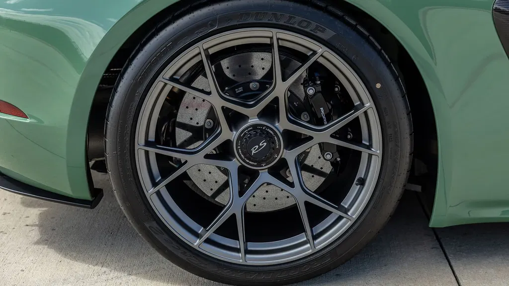 Porsche 718 Cayman GT4 RS