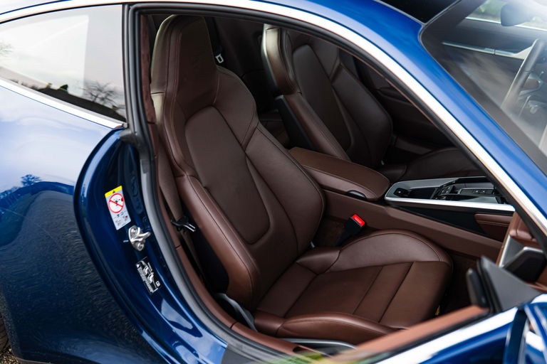 Porsche 992 Carrera 4S