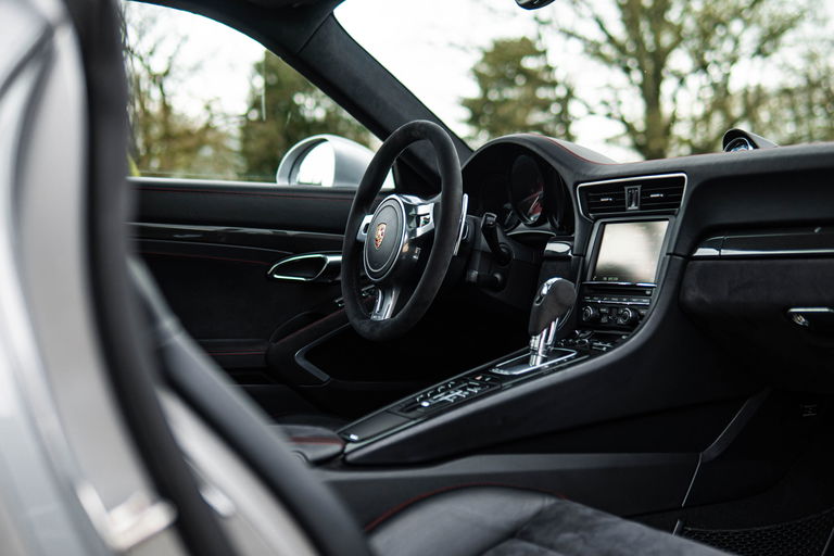 Porsche 991 Carrera GTS
