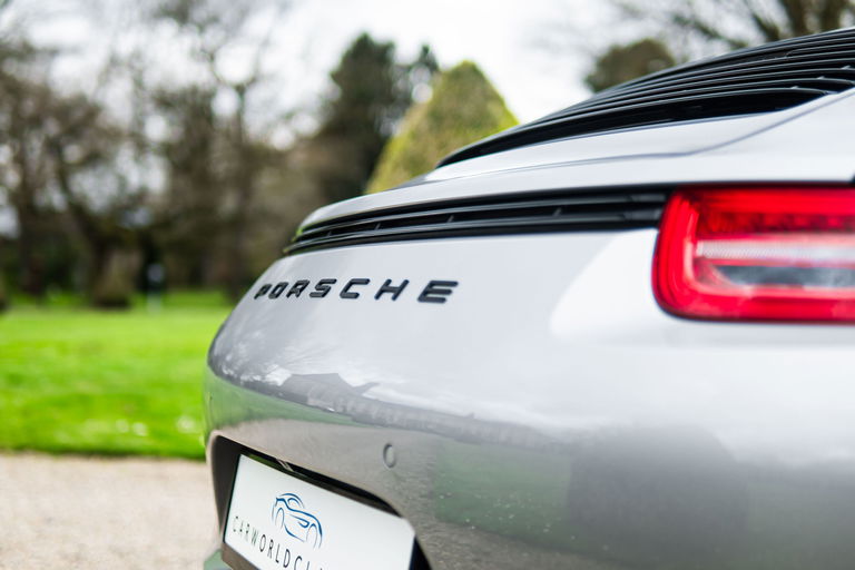 Porsche 991 Carrera GTS