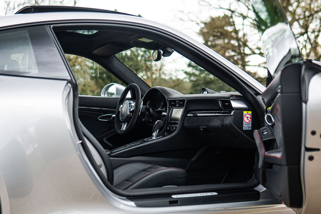 Porsche 991 Carrera GTS