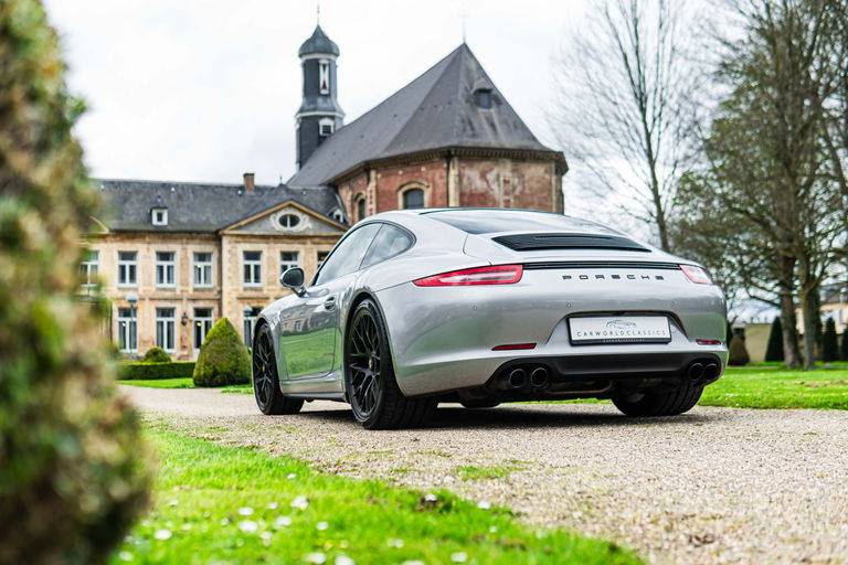 Porsche 991 Carrera GTS